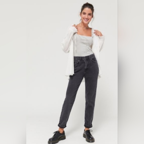 BDG Urban Outfitters High Waisted Mom Jean- Washed Black Denim - Picture 1 of 3